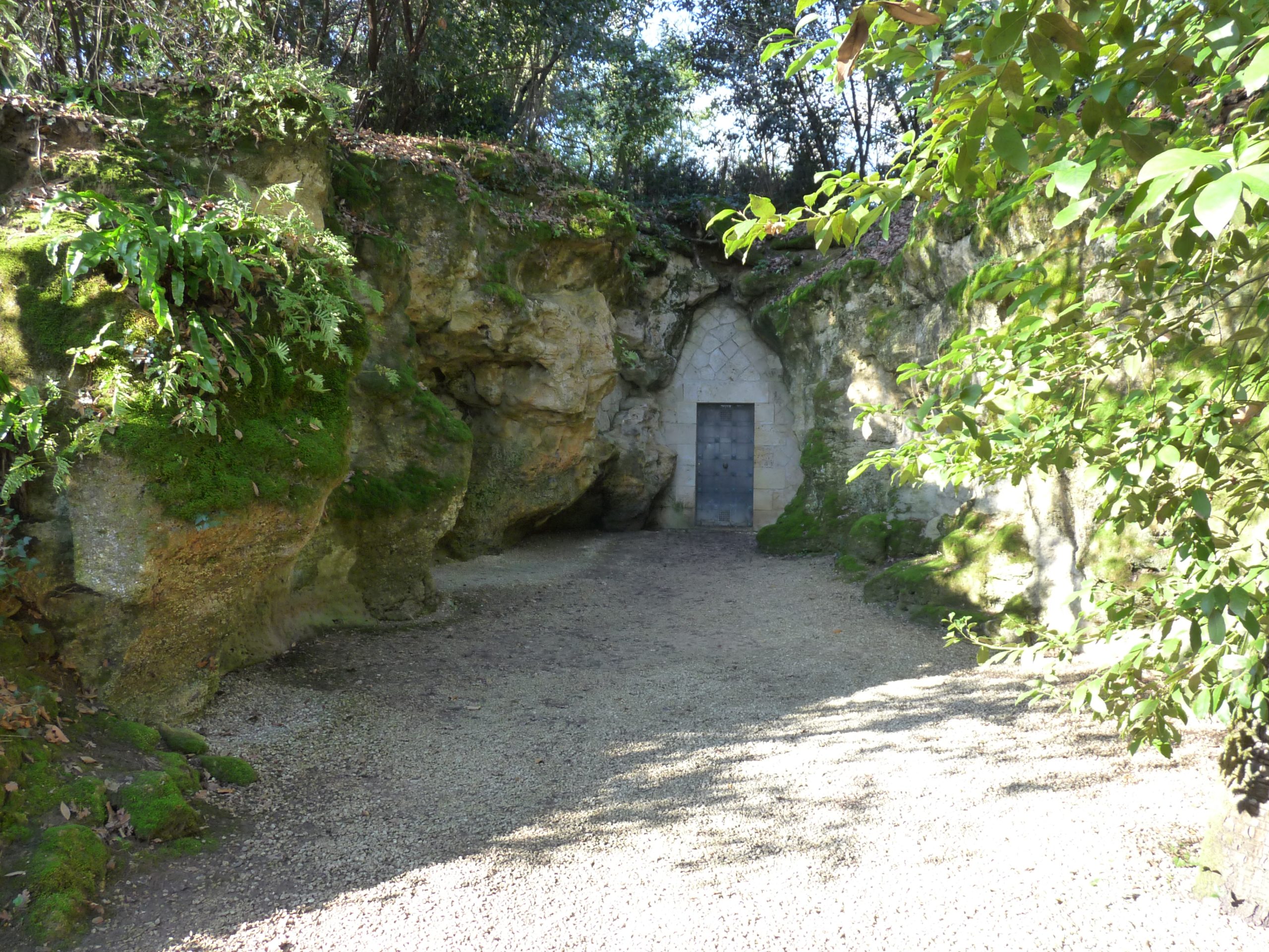 La grotte de Pair-non-Pair