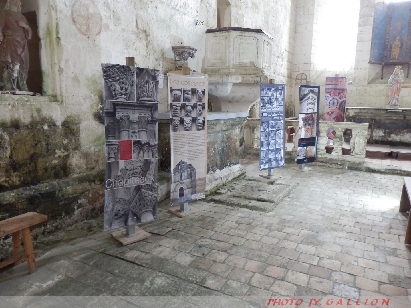 Sculpteurs tailleurs de pierre des églises romanes